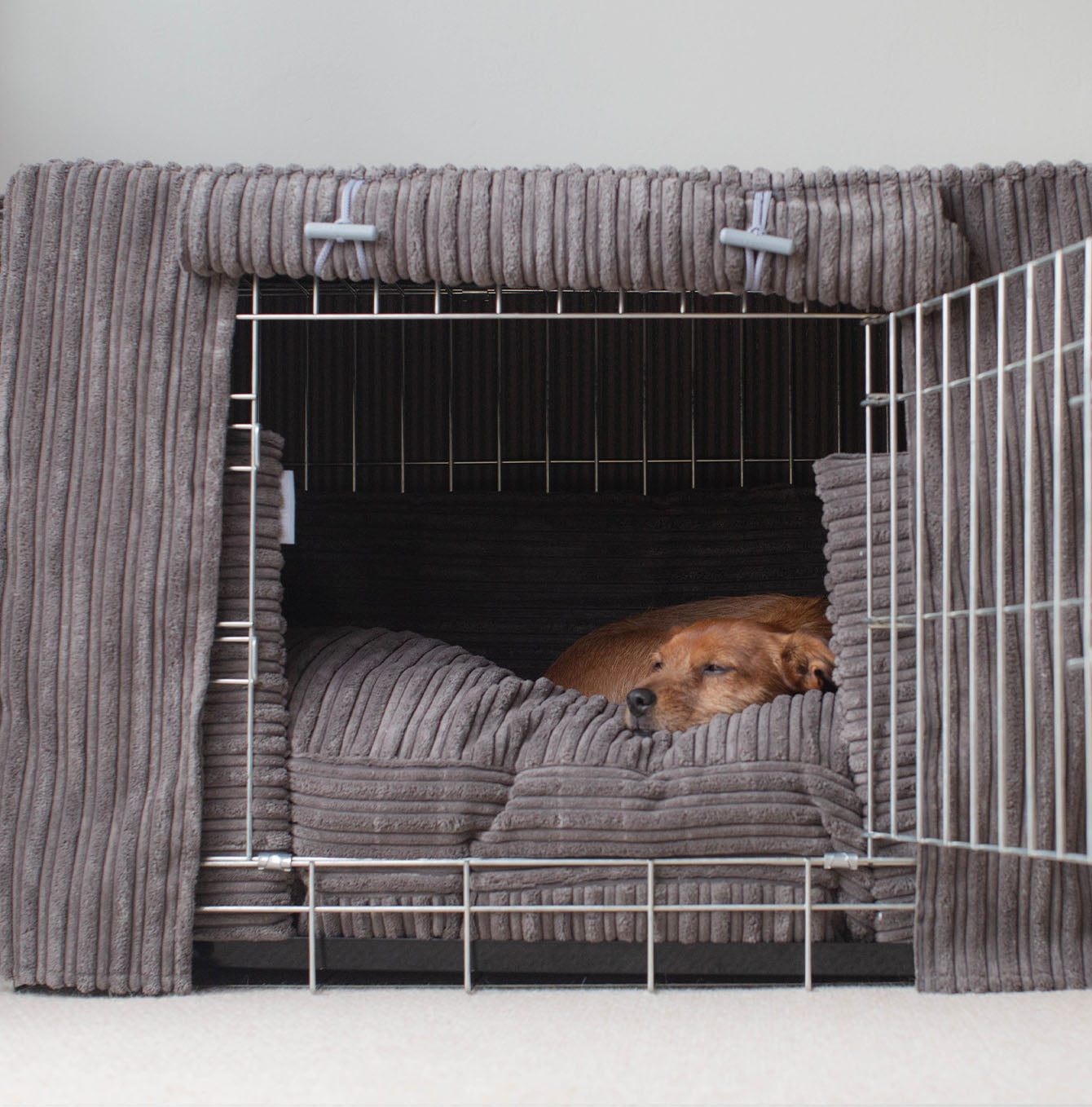 Dog Crate Set in Dark Grey Essentials Plush by Lords & Labradors