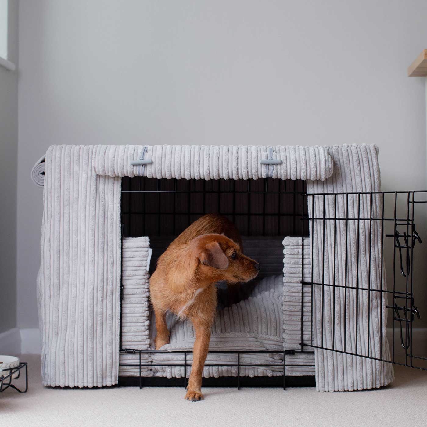 Dog Crate Set in Light Grey Essentials Plush by Lords & Labradors